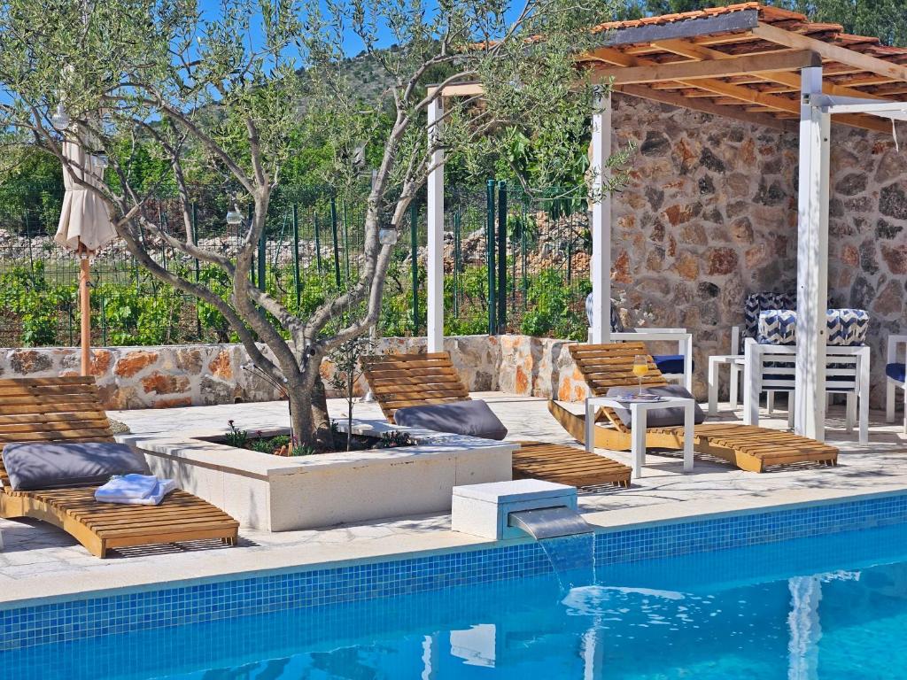 Bazén v ubytovaní Flamingo - House with private pool alebo v jeho blízkosti