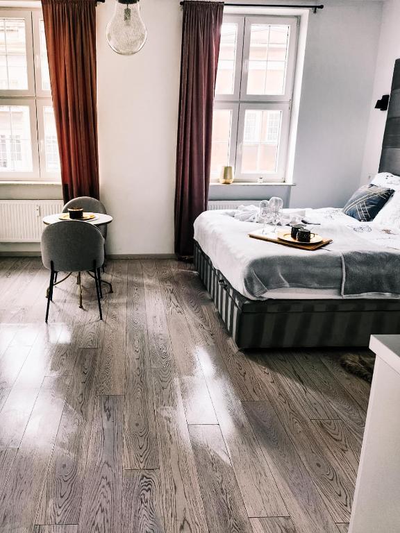 Posteľ alebo postele v izbe v ubytovaní Cloud 9 King Bed-Old Town View Apartment