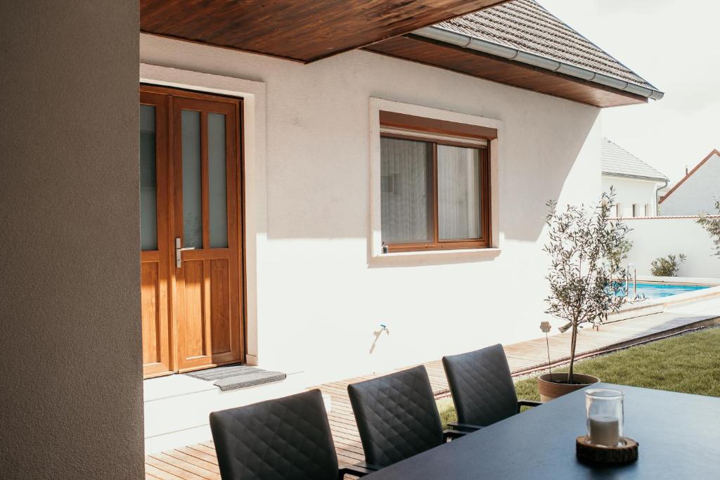 Bazén v ubytování Haus42 nebo v jeho okolí