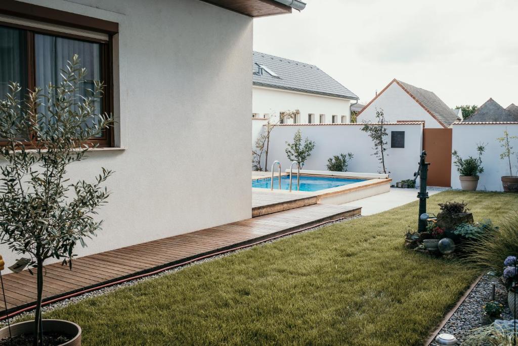 Bazén v ubytování Haus42 nebo v jeho okolí