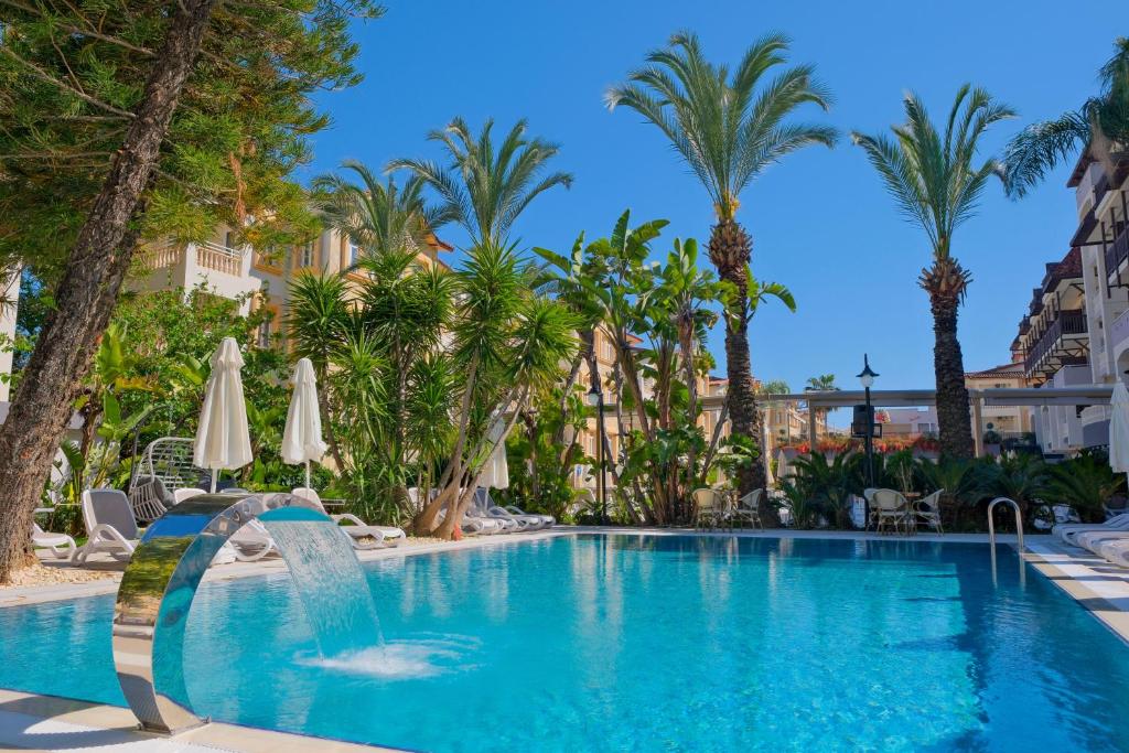 Bazén v ubytování Side Village Family Suite - All Inclusive nebo v jeho okolí