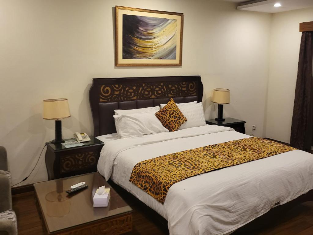 Grand Millennium Hotel - One-Bedroom Suite