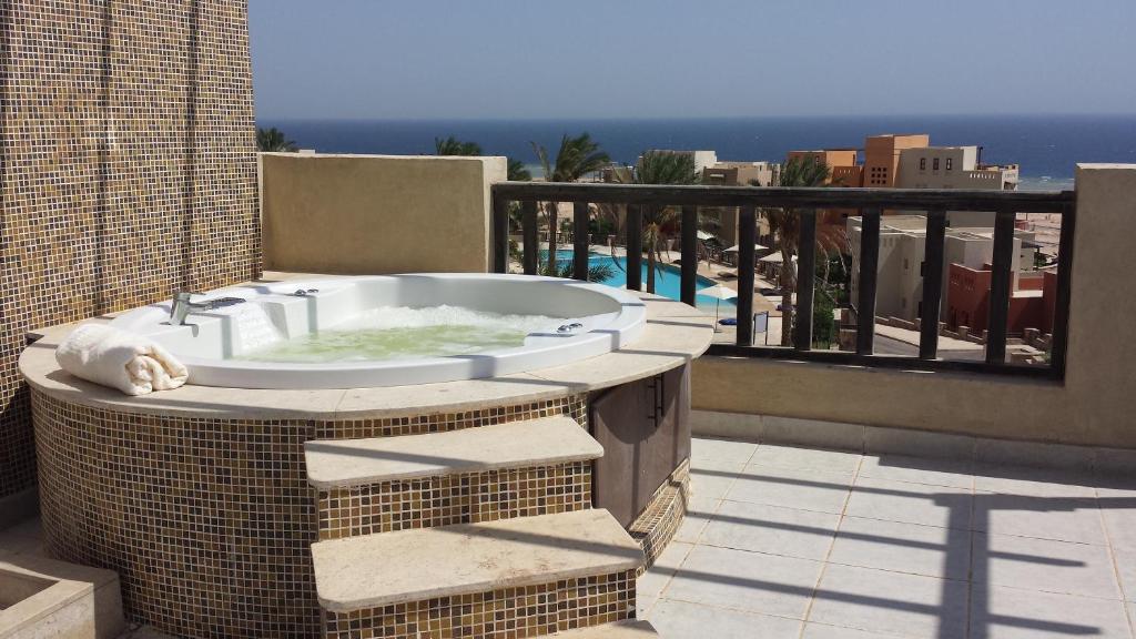 A balcony or terrace at Azzurra two-Bedroom Apartment at Sahl Hasheesh