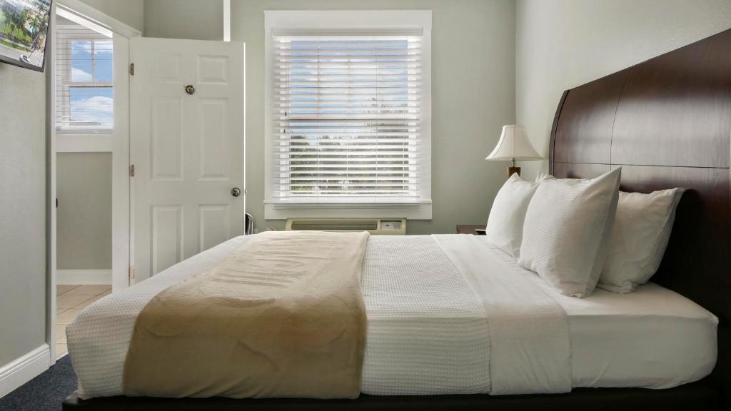 Crystal Bay Historic Hotel - Klassieke Viervoudige Kamer