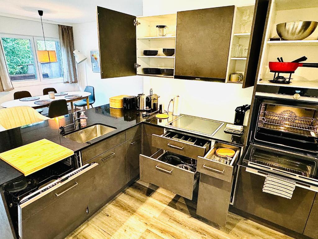 Kuchyň nebo kuchyňský kout v ubytování Bellevue & Classy Mountain View apartment