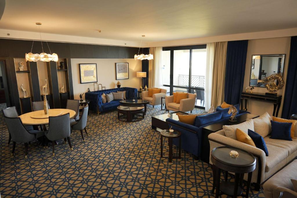 A seating area at Radisson Blu Hotel & Convention Center, Alexandria