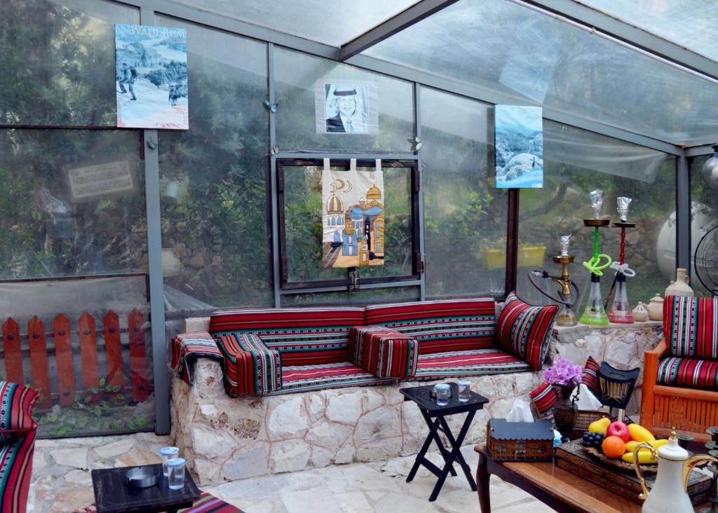 Posezení v ubytování بيت الطبيعة nature house