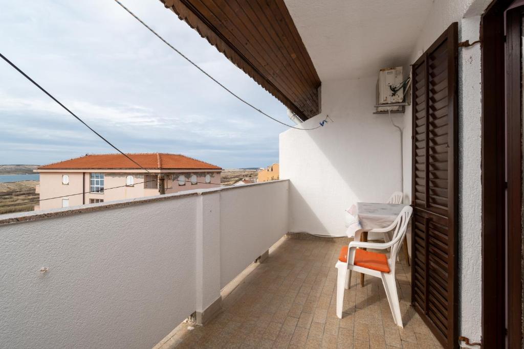 Balkón nebo terasa v ubytování Apartments and rooms with parking space Zubovici, Pag - 16063