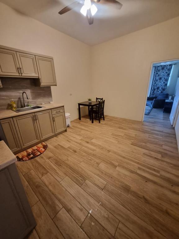 Köök või kööginurk majutusasutuses Cozy, convenient and cost friendly
