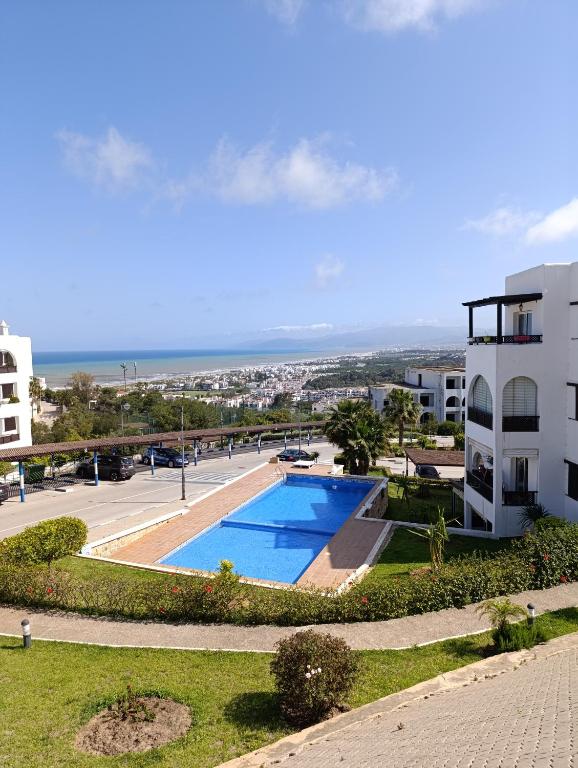 Bazén v ubytování Appartement vue panoramique sur mer à BELLA VISTA nebo v jeho okolí