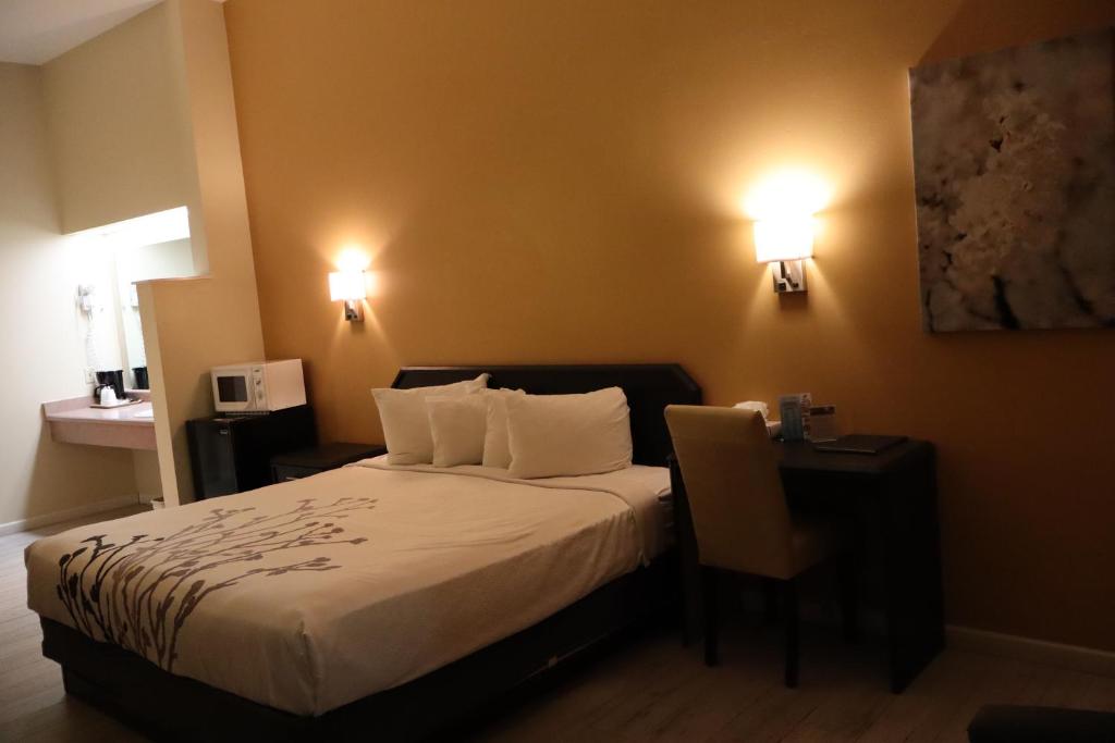 Black Canyon Motel - King Suite Avec Balcon