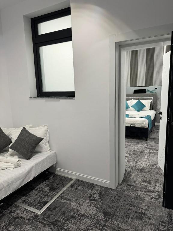 Sara Boutique Villa - Family Room With Private Bathroom