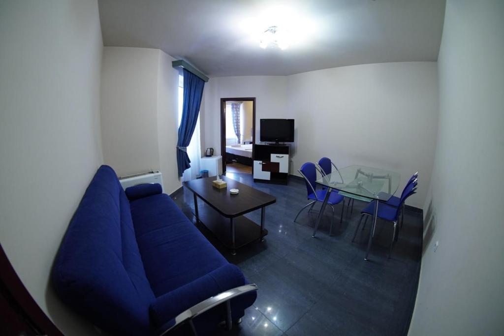 TV a/nebo společenská místnost v ubytování Aquapark Hotel & Villas