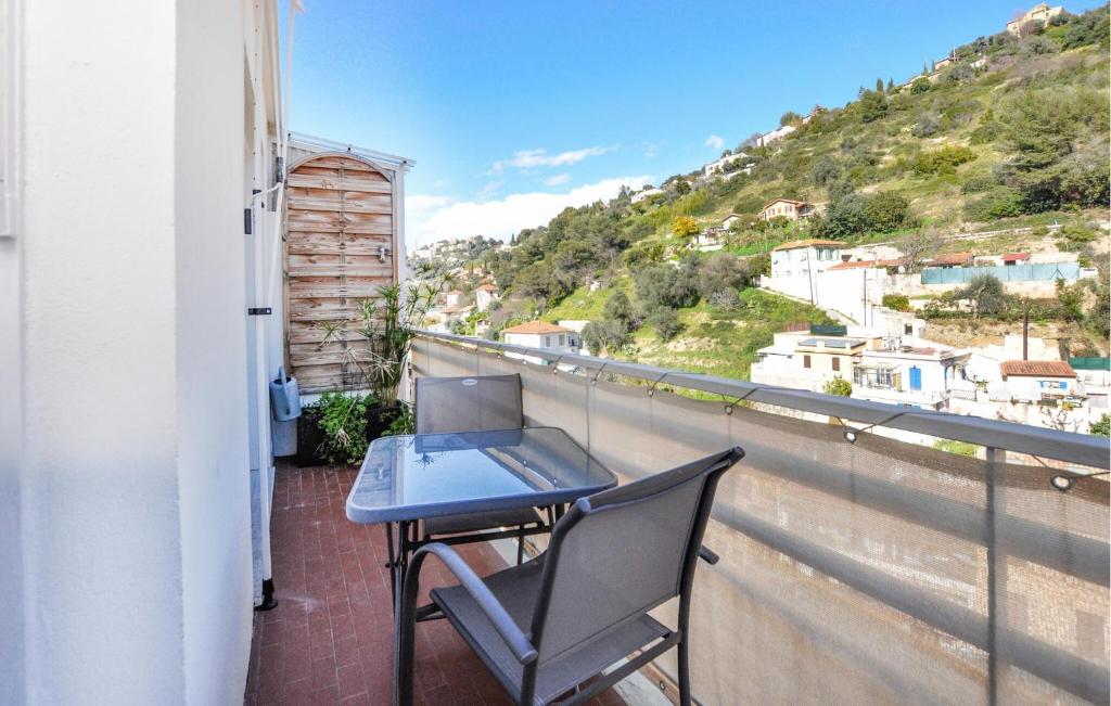 Un balcon sau o terasă la Amazing Apartment In Nice With Kitchen