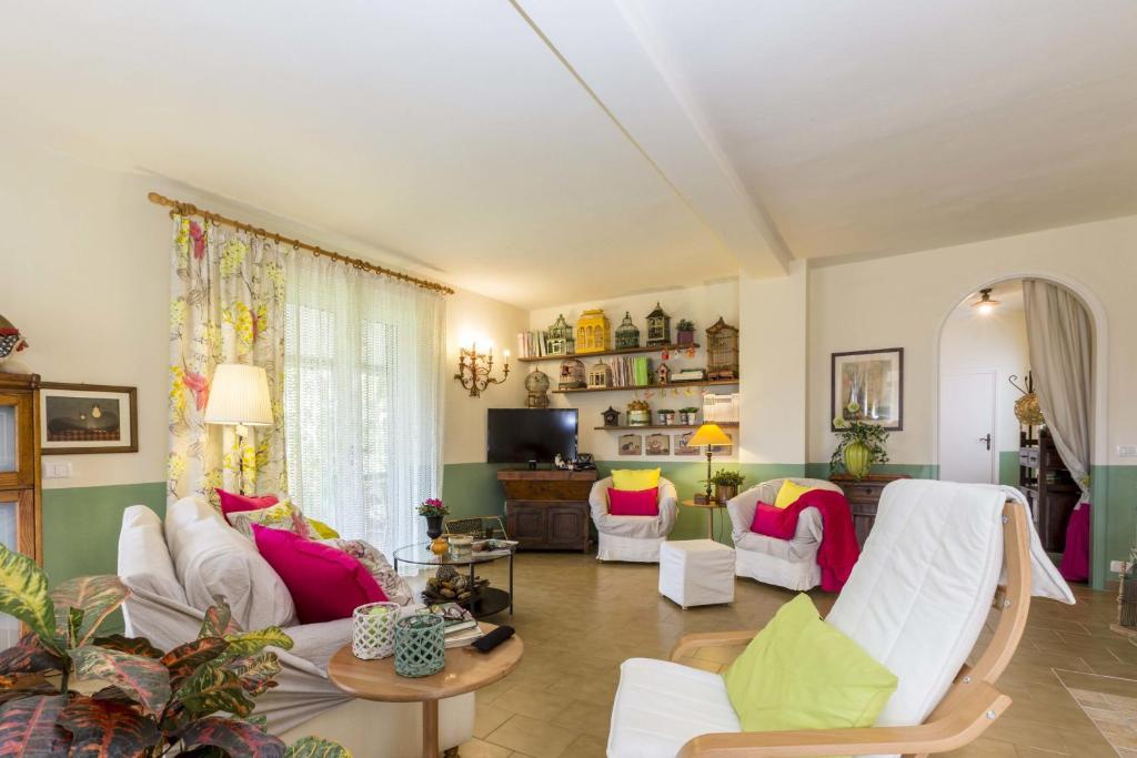 Posezení v ubytování Villa Monserrato - Goelba