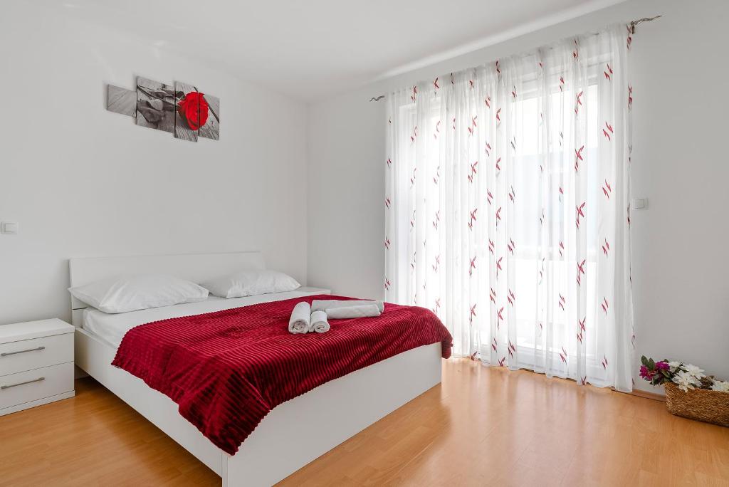 Posteľ alebo postele v izbe v ubytovaní Modern apartment with private pool near Split