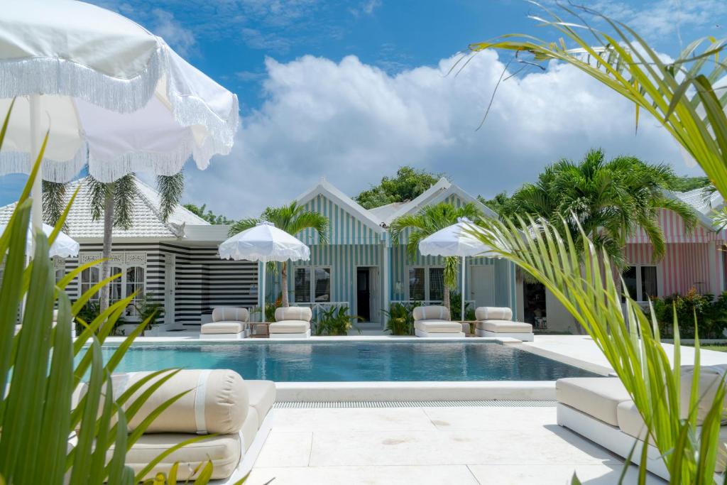 Ria Uluwatu, Tropical Chic Hotel - 1
