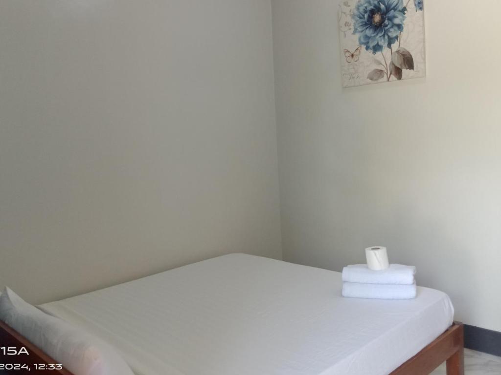 Brent's Tourist Inn - Double Room With Private Bathroom