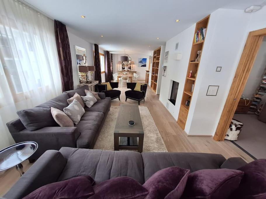 Posezení v ubytování Spacious Family Apt Flims close to Lake Cauma