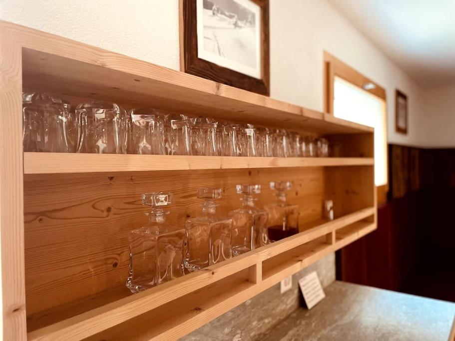 Nápoje v ubytování Spacious Family Apt Flims close to Lake Cauma