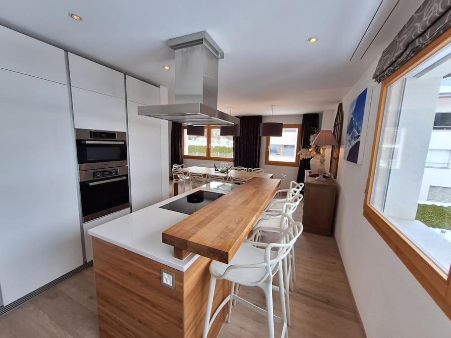 Kuchyň nebo kuchyňský kout v ubytování Spacious Family Apt Flims close to Lake Cauma