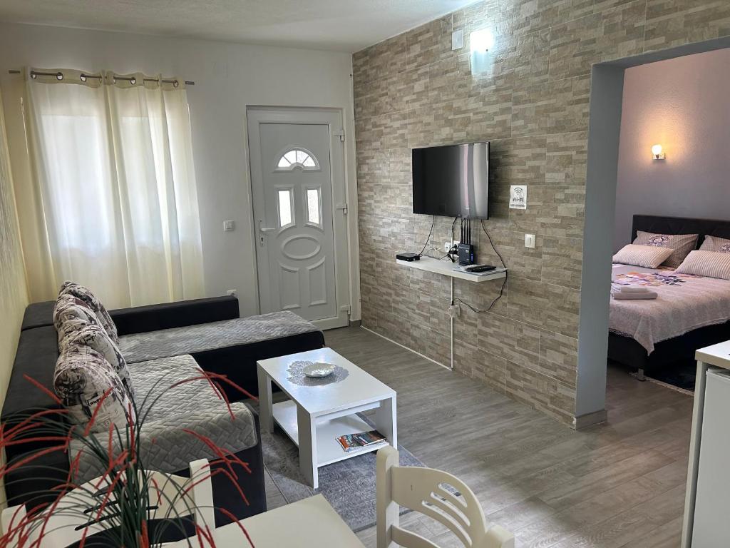 Green Field Apartments - 7