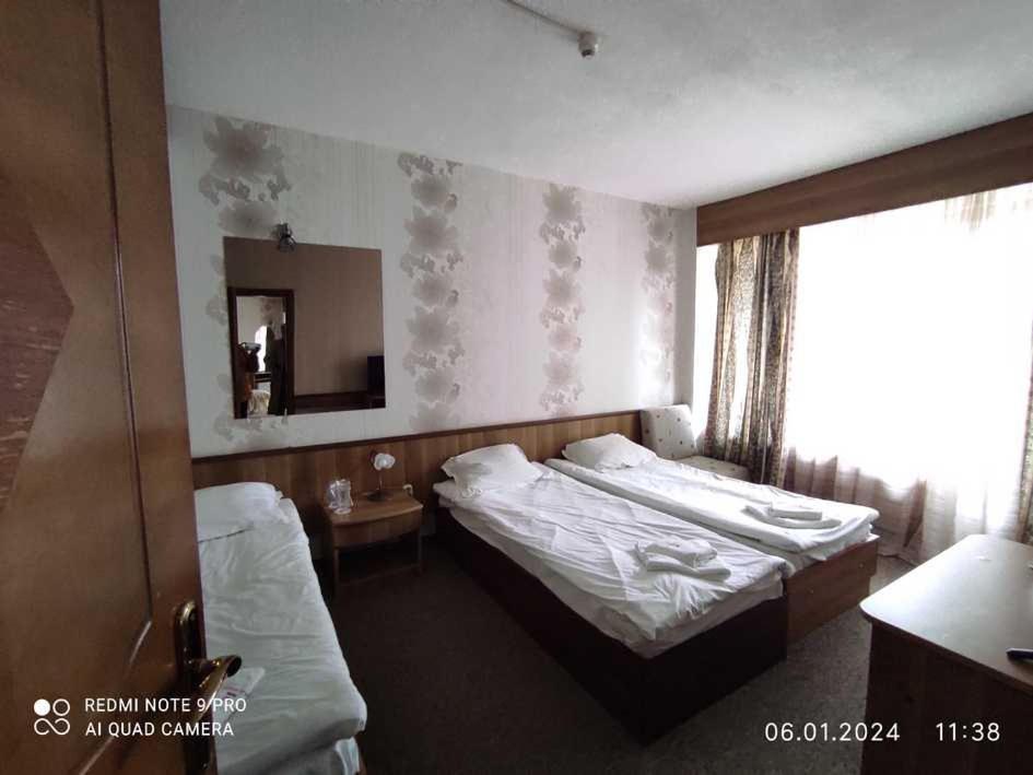 HOTEL ROZA KAZANLAK