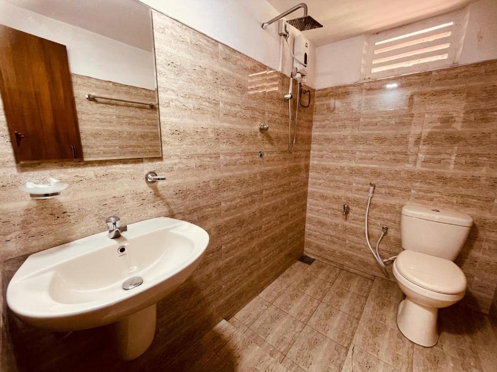 Lake Classical Guest House - 4