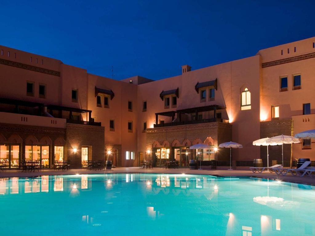 Bazén v ubytování Ibis Marrakech Palmeraie nebo v jeho okolí