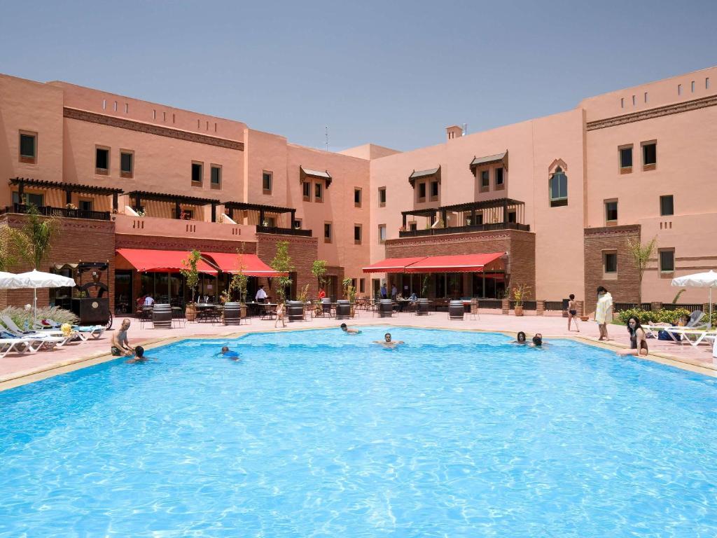 Bazén v ubytování Ibis Marrakech Palmeraie nebo v jeho okolí