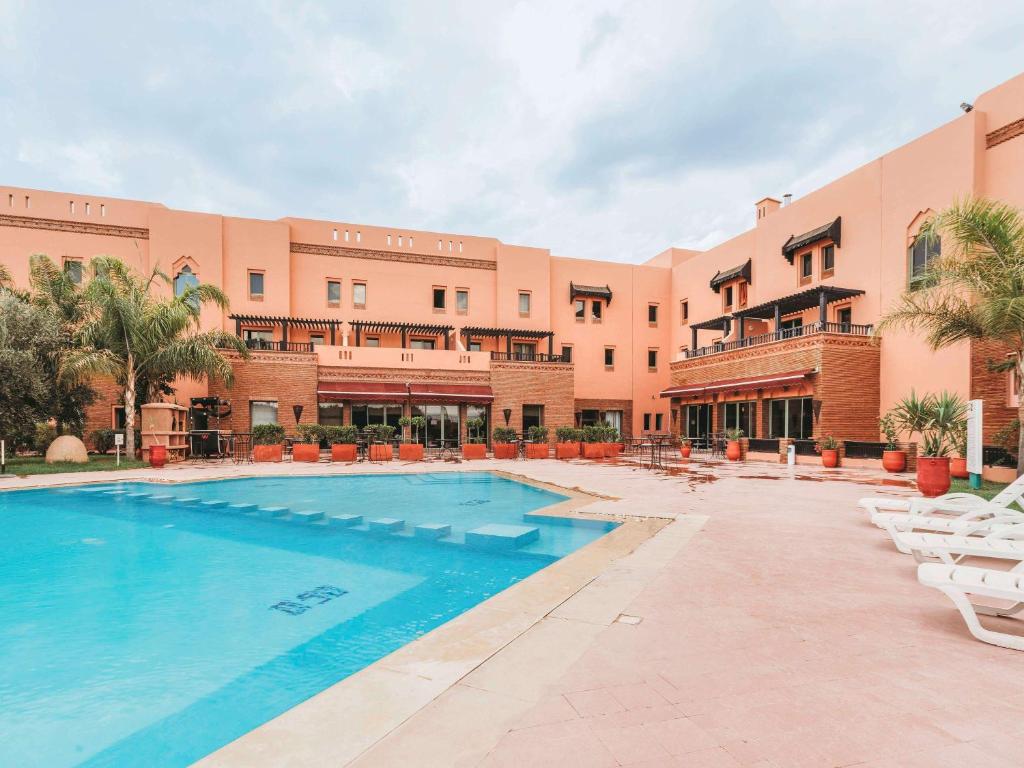 Bazén v ubytování Ibis Marrakech Palmeraie nebo v jeho okolí