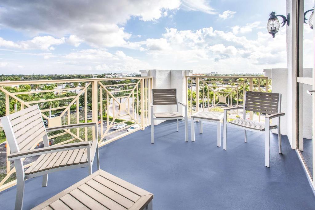 Hilton Garden Inn Palm Beach Gardens - 