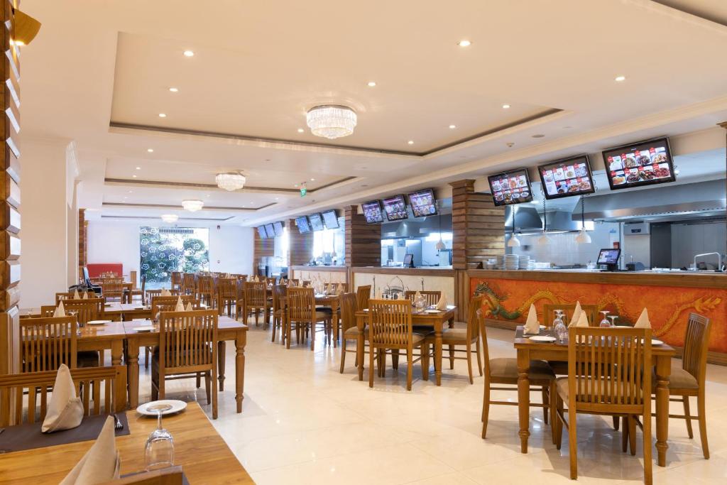 Restaurace v ubytování Araliya Green City - Your Gateway to Everything in Nuwara Eliya