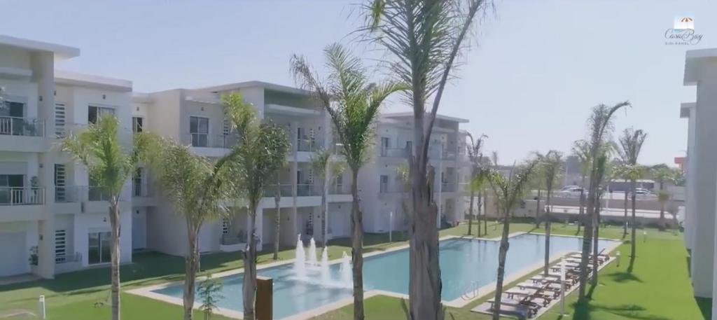 Bazén v ubytování Appartement moderne CASABAY BEACH Sidi Rahal nebo v jeho okolí