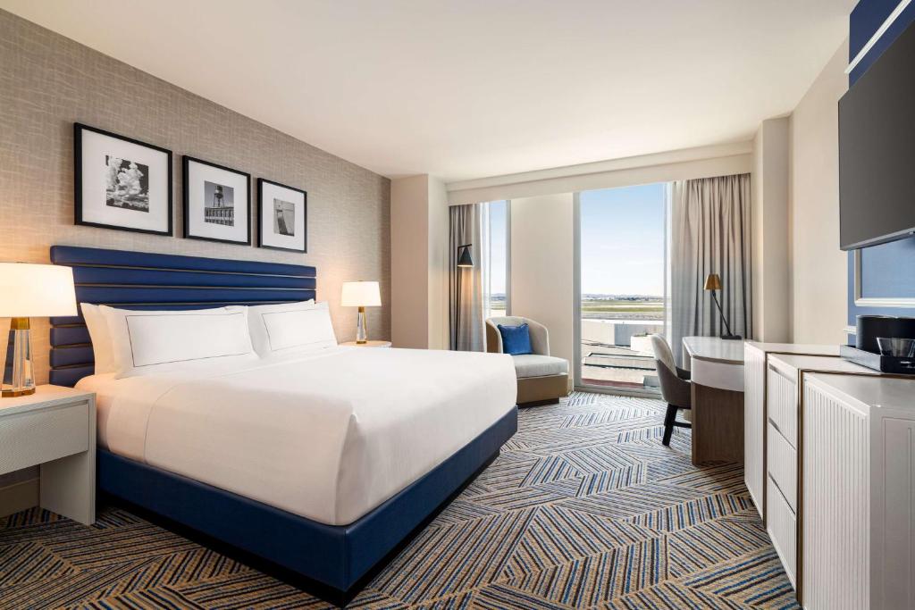 Hilton BNA Nashville Airport Terminal photo