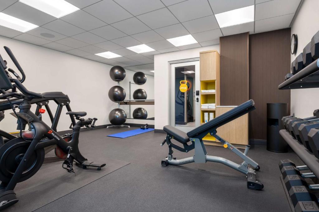 Fitness centrum a/nebo fitness zařízení v ubytování Tru By Hilton Brooklyn