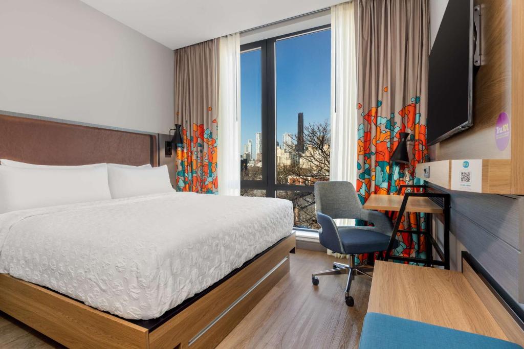 Postel nebo postele na pokoji v ubytování Tru By Hilton Brooklyn