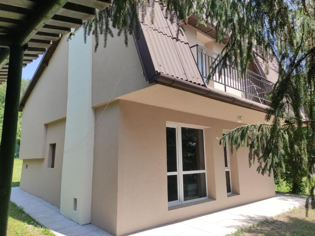 Budova, kde se prázdninový dům nachází