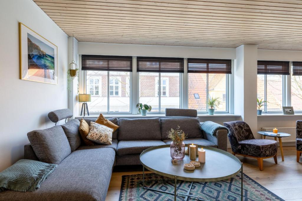 Posezení v ubytování Cozy Apartment Stevns