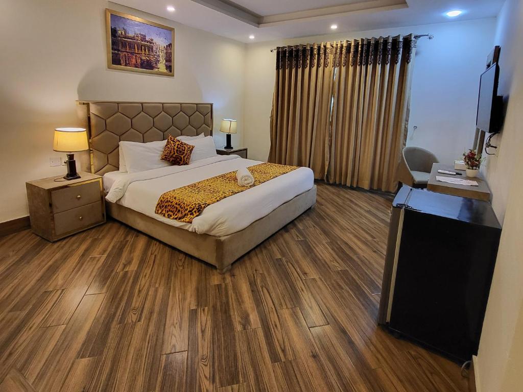 Grand Millennium Hotel - Deluxe Double Or Twin Room