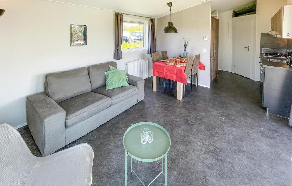 Kuchnia lub aneks kuchenny w obiekcie Pet Friendly Home In Lauwersoog