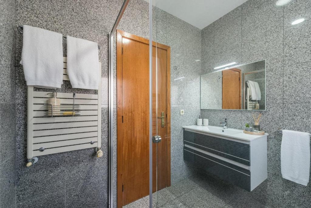Koupelna v ubytování GuestReady - Parrot in the Lilies (Free Parking)
