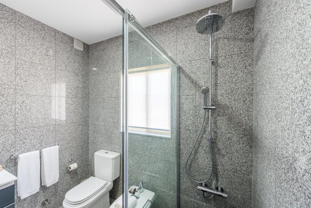 Koupelna v ubytování GuestReady - Parrot in the Lilies (Free Parking)
