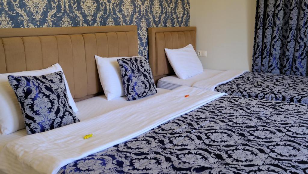 The Cotton House - 8