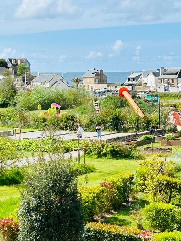 Vonkajšia záhrada v ubytovaní Appartement vue mer, terrasse parking et plage