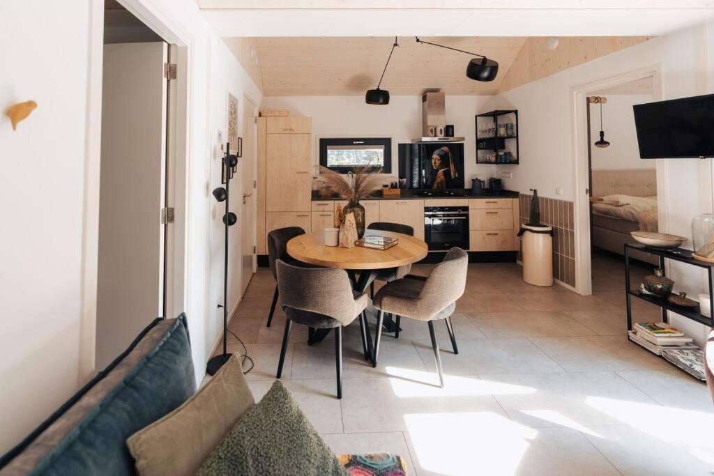 Kuchyň nebo kuchyňský kout v ubytování Lille lykke I Tiny House op de Veluwe