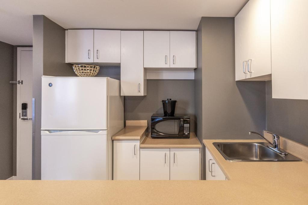 Hotel Faubourg Montreal Centre-Ville Downtown - Resim 41