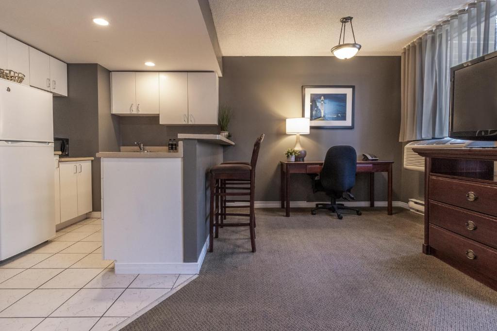 Hotel Faubourg Montreal Centre-Ville Downtown - Resim 45