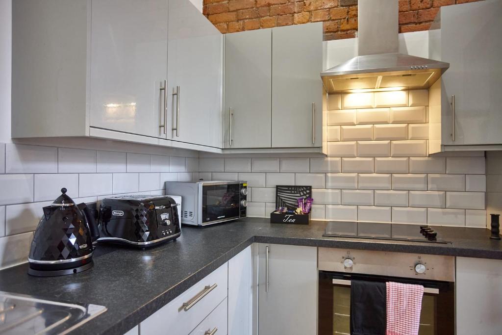 Cucina o angolo cottura di The Ruby Suite