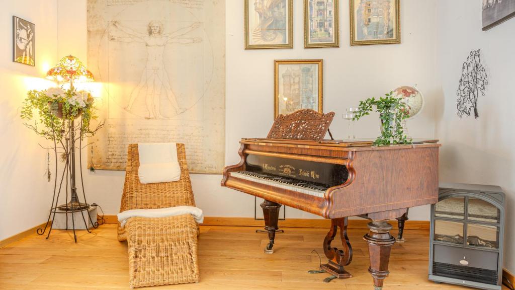 Φωτογραφία από το άλμπουμ του A Piece of History GuestHouse στο Μπρασόβ